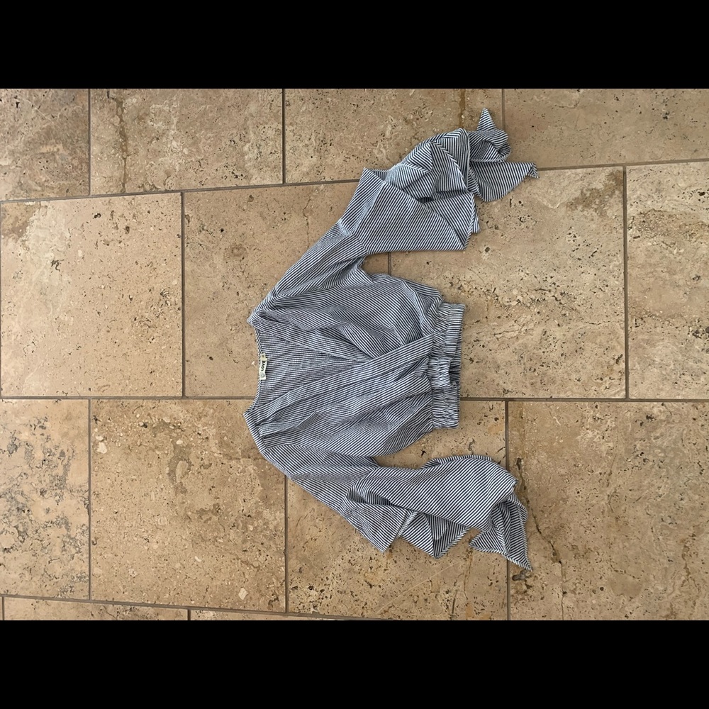 LF Striped Ruffle Top - Picture 2 of 6